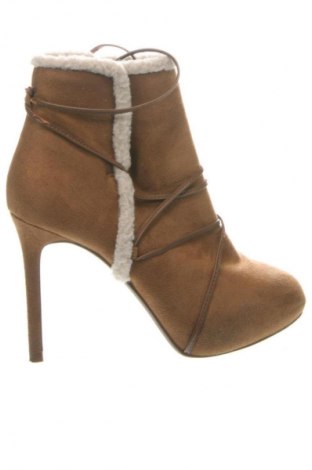 Γυναικεία μποτάκια Charles & Keith, Μέγεθος 36, Χρώμα Πολύχρωμο, Τιμή 58,31 €