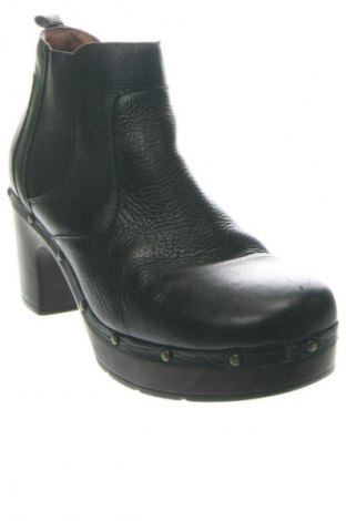 Γυναικεία μποτάκια Clarks, Μέγεθος 41, Χρώμα Μαύρο, Τιμή 110,40 €