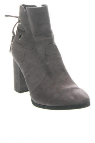 Дамски боти Graceland, Размер 38, Цвят Сив, Цена 45,99 лв.