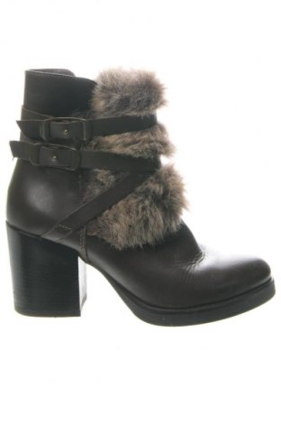 Damskie botki Manas, Rozmiar 38, Kolor Brązowy, Cena 496,55 zł