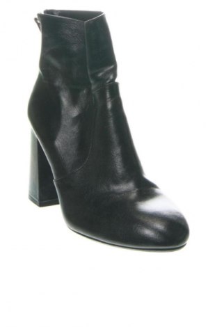 Damskie botki Pull&Bear, Rozmiar 38, Kolor Czarny, Cena 187,05 zł