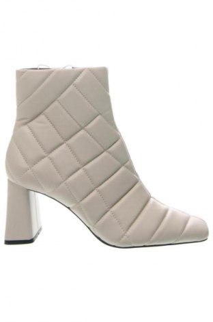 Botine de damă Stradivarius, Mărime 38, Culoare Bej, Preț 166,00 Lei