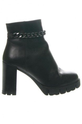 Dámské poltopánky Tamaris, Veľkosť 39, Farba Čierna, Cena  41,74 €