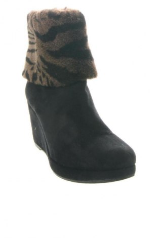 Дамски боти Unbranded, Размер 38, Цвят Черен, Цена 101,08 лв.