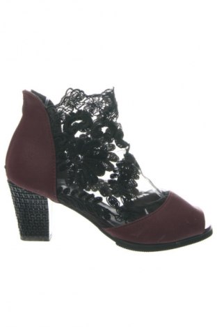 Дамски боти Unbranded, Размер 38, Цвят Червен, Цена 101,08 лв.