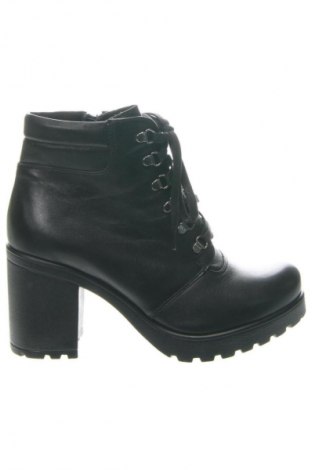 Дамски боти Unbranded, Размер 38, Цвят Черен, Цена 147,25 лв.