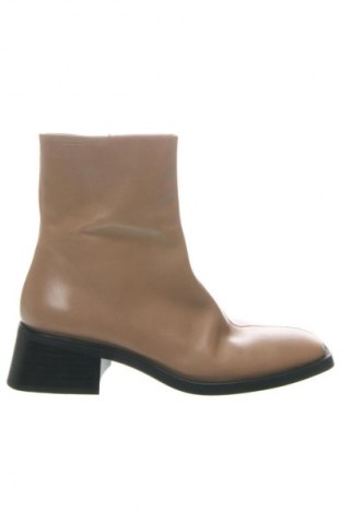 Дамски боти Vagabond, Размер 38, Цвят Кафяв, Цена 264,97 лв.