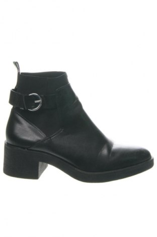Botine de damă Zara, Mărime 41, Culoare Negru, Preț 200,00 Lei