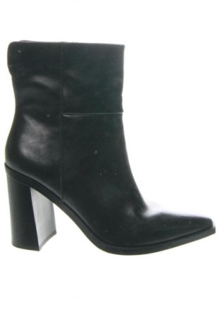 Дамски ботуши Steve Madden, Размер 39, Цвят Черен, Цена 254,00 лв.