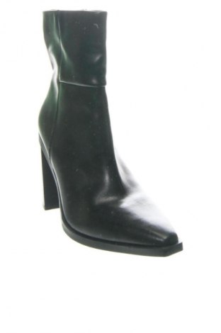 Дамски ботуши Steve Madden, Размер 39, Цвят Черен, Цена 254,00 лв.