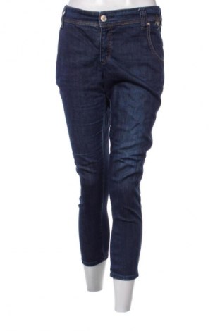 Дамски дънки Armani Jeans, Размер XL, Цвят Син, Цена 370,50 лв.