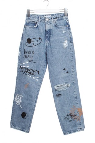 Γυναικείο Τζίν Bershka, Μέγεθος XS, Χρώμα Πολύχρωμο, Τιμή 15,00 €