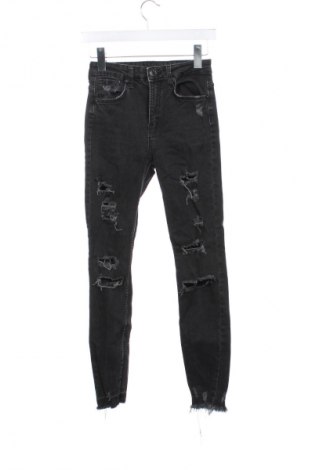 Damskie jeansy Bershka, Rozmiar XS, Kolor Czarny, Cena 66,67 zł