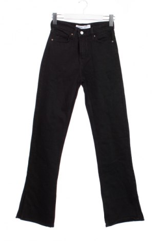 Dámské džíny  Bershka, Velikost XS, Barva Černá, Cena  419,00 Kč