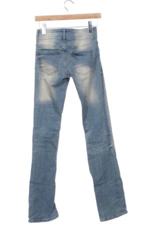 Damskie jeansy Bershka, Rozmiar XS, Kolor Niebieski, Cena 75,99 zł
