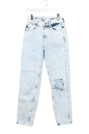 Дамски дънки Bershka, Размер XXS, Цвят Син, Цена 29,15 лв.