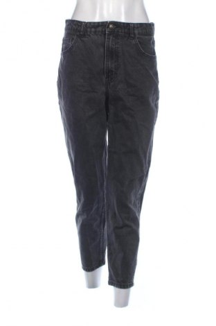 Дамски дънки Bershka, Размер M, Цвят Сив, Цена 29,15 лв.