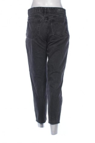 Дамски дънки Bershka, Размер M, Цвят Сив, Цена 29,15 лв.