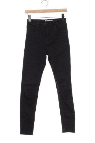 Dámské džíny  Bershka, Velikost XXS, Barva Černá, Cena  366,00 Kč