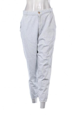 Blugi de femei C&A, Mărime L, Culoare Multicolor, Preț 76,00 Lei