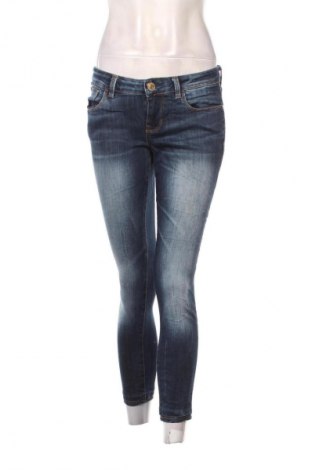 Γυναικείο Τζίν Guess, Μέγεθος M, Χρώμα Μπλέ, Τιμή 45,99 €