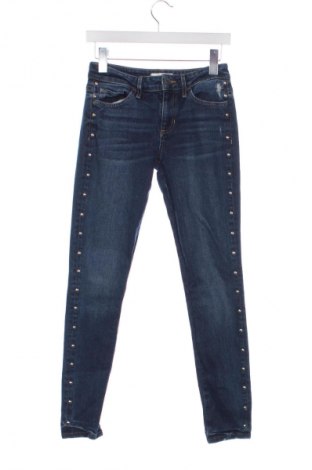 Дамски дънки Guess, Размер S, Цвят Син, Цена 74,86 лв.