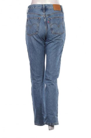 Дамски дънки Levi's, Размер S, Цвят Син, Цена 174,99 лв.