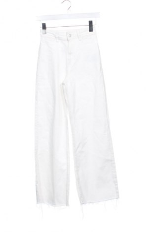 Дамски дънки Mango, Размер XXS, Цвят Бял, Цена 33,24 лв.