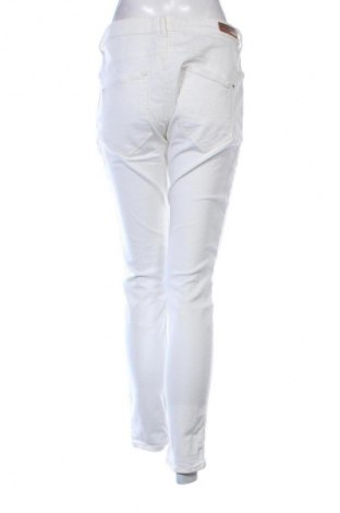 Дамски дънки Mango, Размер M, Цвят Екрю, Цена 34,00 лв.