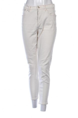 Дамски дънки Mango, Размер M, Цвят Екрю, Цена 34,00 лв.