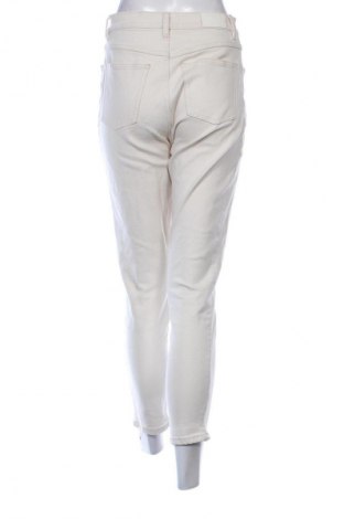 Дамски дънки Mango, Размер M, Цвят Екрю, Цена 34,00 лв.