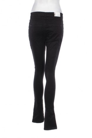 Дамски дънки ONLY, Размер M, Цвят Черен, Цена 67,99 лв.
