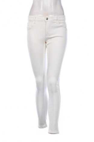 Дамски дънки ONLY, Размер M, Цвят Бял, Цена 34,00 лв.