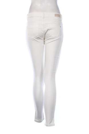 Дамски дънки ONLY, Размер M, Цвят Бял, Цена 34,00 лв.