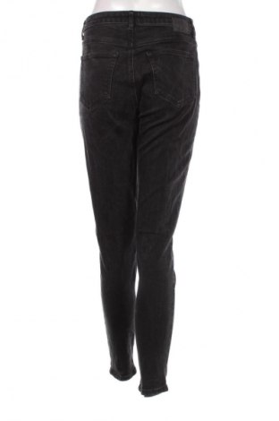 Dámske džínsy  Pieces, Veľkosť M, Farba Sivá, Cena  17,95 €