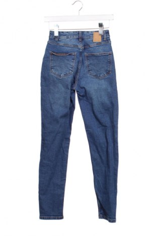 Dámske džínsy  Pieces, Veľkosť XS, Farba Modrá, Cena  17,39 €