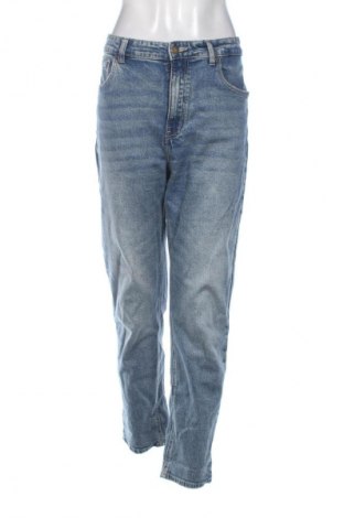 Damskie jeansy Pull&Bear, Rozmiar L, Kolor Niebieski, Cena 66,39 zł