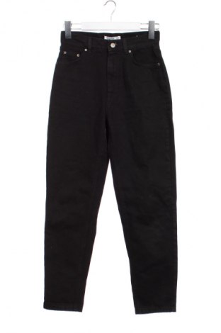 Дамски дънки Pull&Bear, Размер XS, Цвят Черен, Цена 29,15 лв.