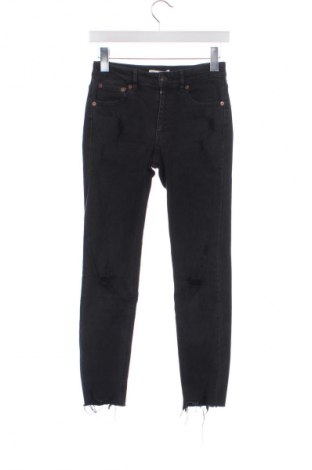 Damskie jeansy Pull&Bear, Rozmiar XS, Kolor Czarny, Cena 66,67 zł