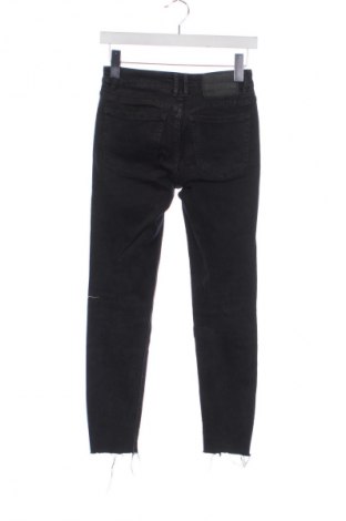 Damskie jeansy Pull&Bear, Rozmiar XS, Kolor Czarny, Cena 66,67 zł