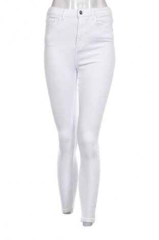Damen Jeans Sinsay, Größe M, Farbe Weiß, Preis 14,83 €