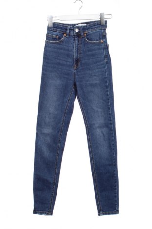 Dámske džínsy  Stradivarius, Veľkosť XS, Farba Modrá, Cena  14,77 €
