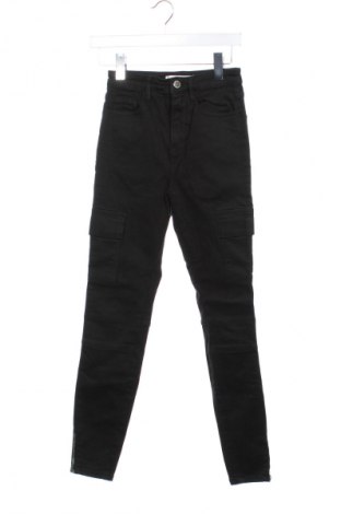 Damskie jeansy Stradivarius, Rozmiar XS, Kolor Czarny, Cena 66,39 zł