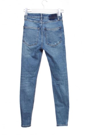 Дамски дънки Zara, Размер XS, Цвят Син, Цена 26,98 лв.
