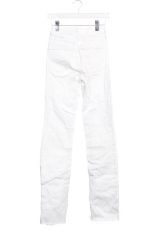 Γυναικείο Τζίν Zara, Μέγεθος XS, Χρώμα Λευκό, Τιμή 13,80 €