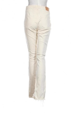 Дамски дънки Zara, Размер M, Цвят Бежов, Цена 27,00 лв.