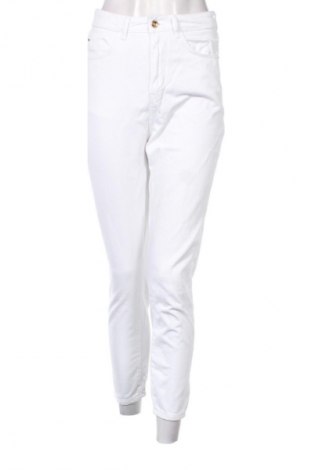 Damen Jeans Zara, Größe S, Farbe Weiß, Preis 13,80 €