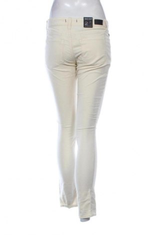 Дамски джинси Dear John, Размер M, Цвят Екрю, Цена 46,11 лв.