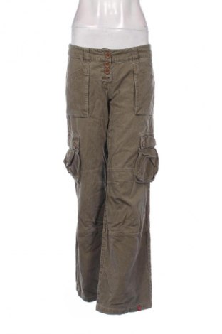 Дамски джинси Edc By Esprit, Размер L, Цвят Зелен, Цена 47,85 лв.