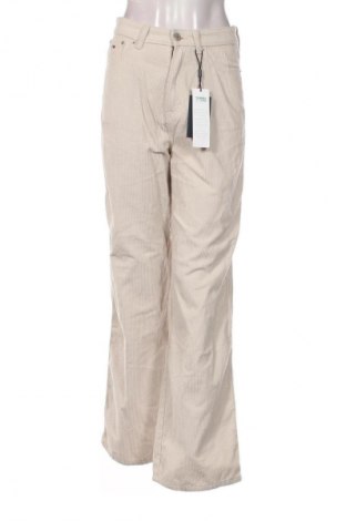 Дамски джинси Tommy Jeans, Размер S, Цвят Бежов, Цена 97,14 €